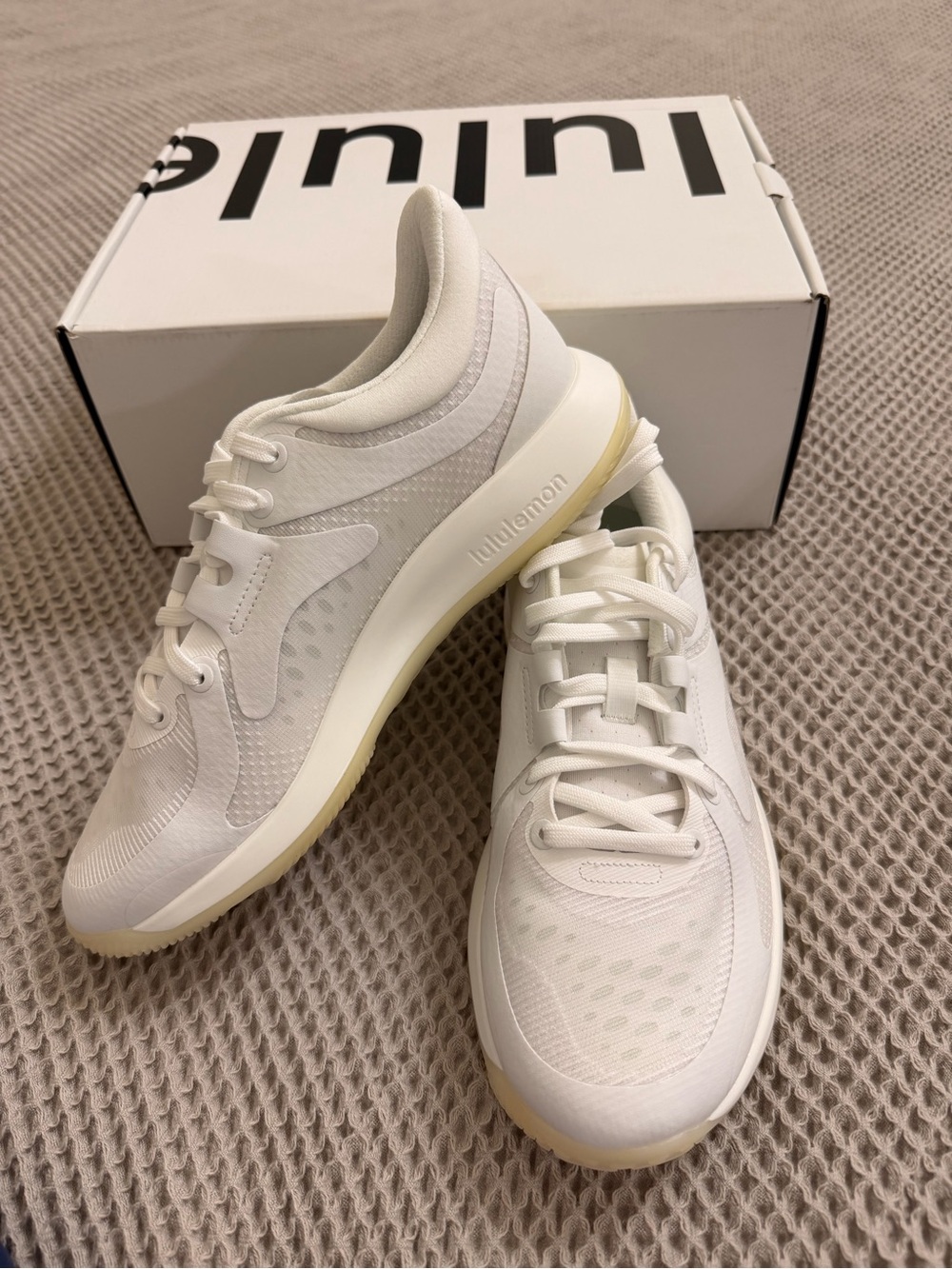 NIB New Lululemon Strongfeel Womens Training Shoe White / Light Vapor